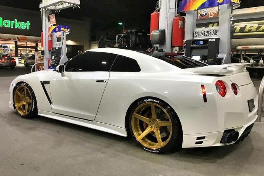 Nissan GT R